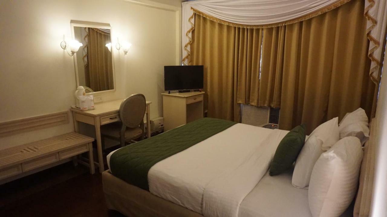 Hotel Poonja International Мангалор Екстериор снимка